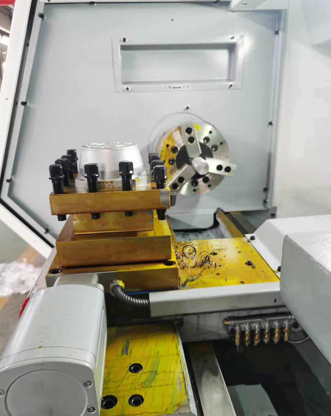 Máquina De Torno CNC Horizontal Con Servomotor, Máquinas De Procesamiento De Metales